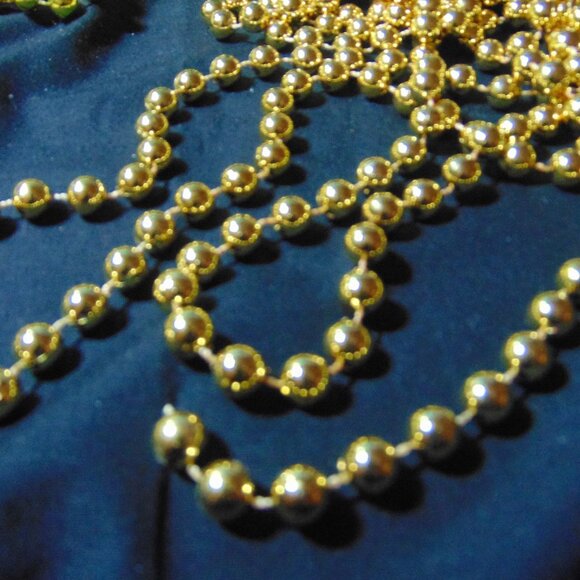 Gold bead Garland, 2 strands, Each strand 220 inches, Shiny, Excellent Condition - Picture 4 of 4